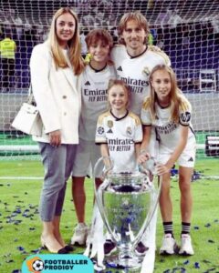 Ivano Modrić with family